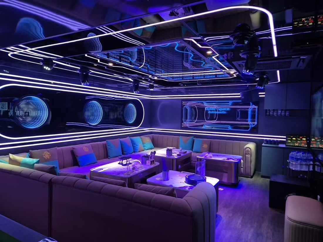 Rose Gold KTV interior 3